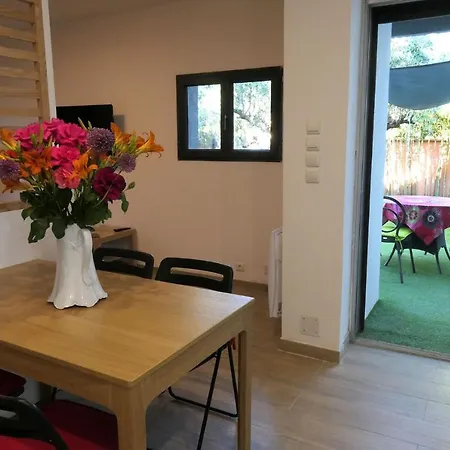 アパート Caremeau 1